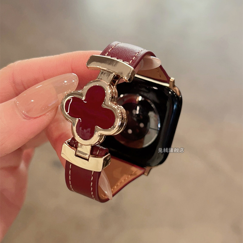 适用applewatch苹果手表iwatch表带series11四叶草磁吸扣皮质s10女款se3高级感s9新年红色ultra3秋冬质感新品
