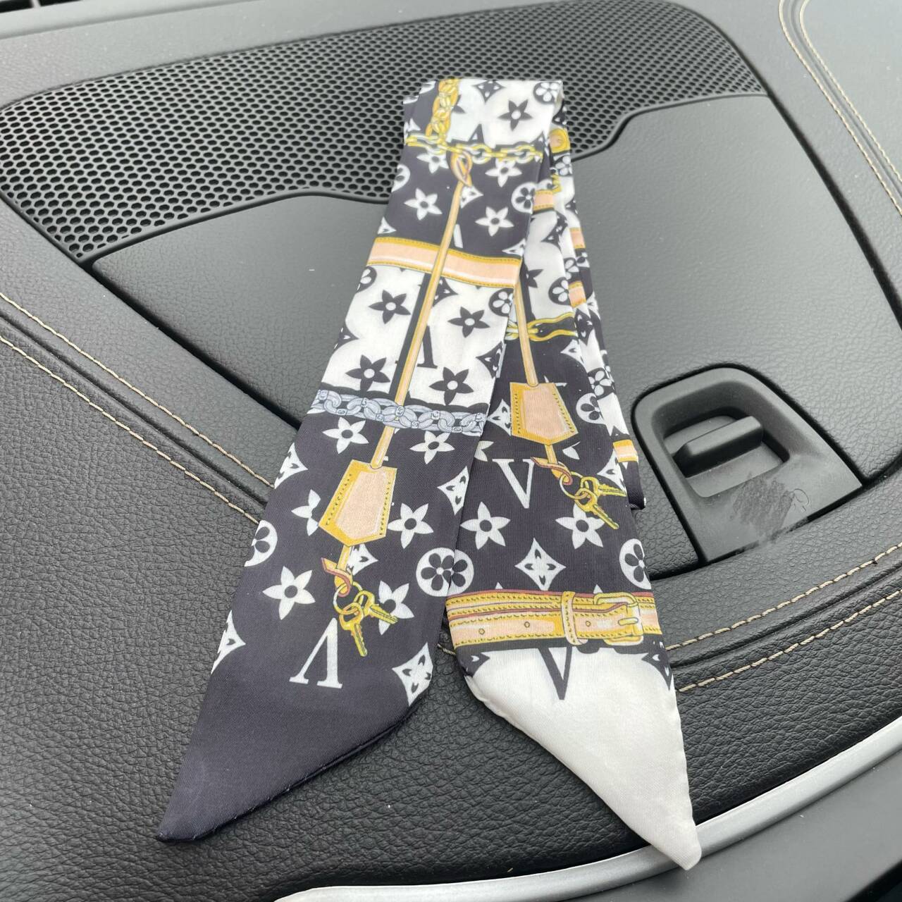 lv5&vv20缠邮差包手柄丝巾缠带丝带窄小长条绑包老花肩带飘带轻奢