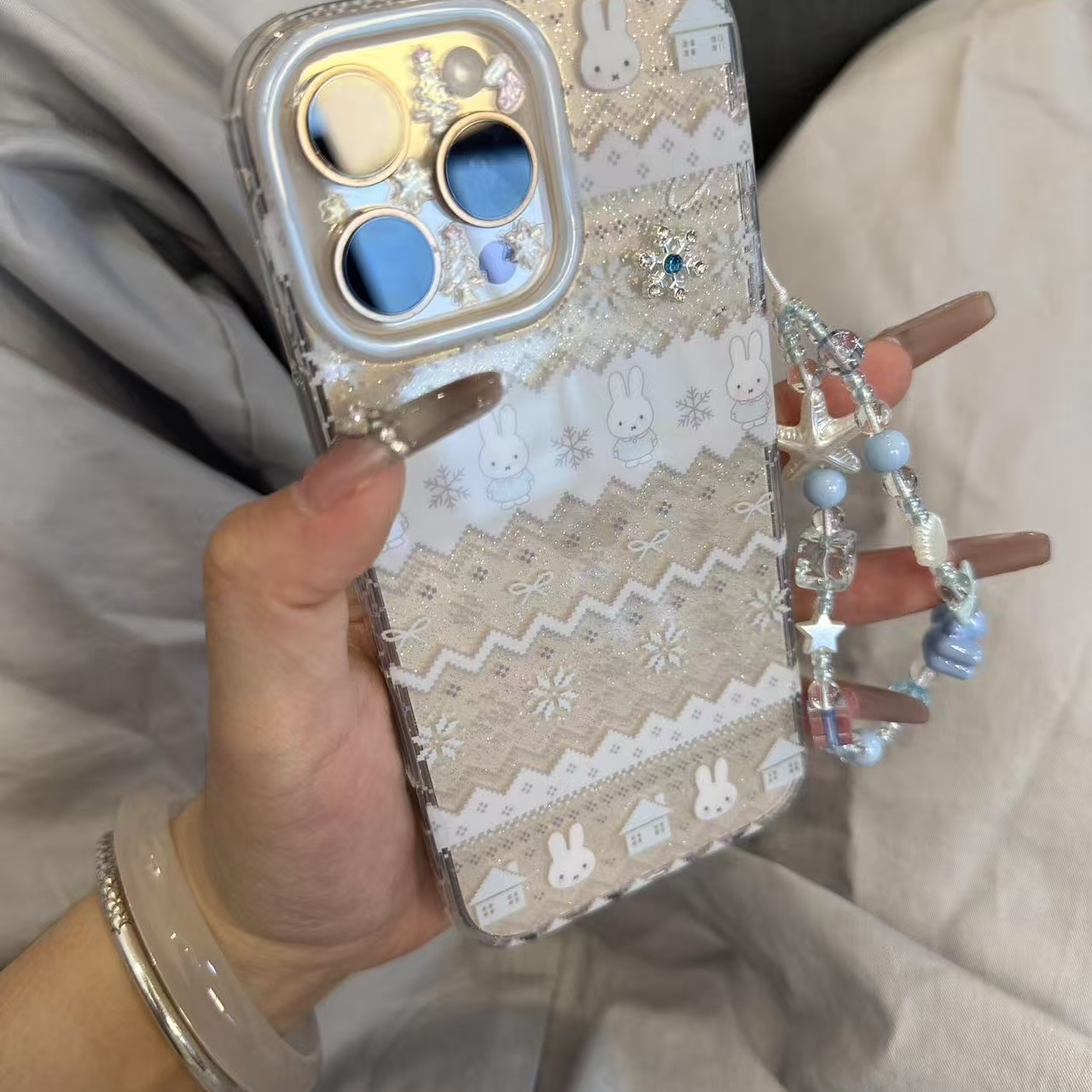 费尔岛雪花米菲兔适用iPhone17promax手机壳15新款17pro网红女款13创意全包防摔16pro超好看17保护套