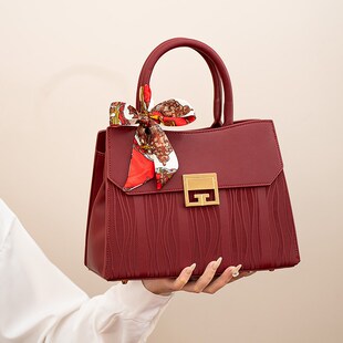 红色包包女妈妈结婚包婚礼中年女士手提包高级感婆婆生日礼物女包
