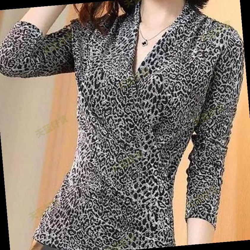 气质V领豹纹印花长袖T恤女修身洋气打底衫上衣加厚保暖中年妈妈