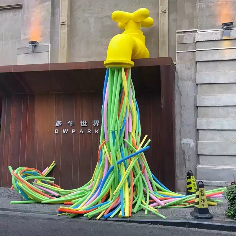 户外仿真水龙头门头花束瀑布墙商场打卡网红拍照道具景区美陈布置