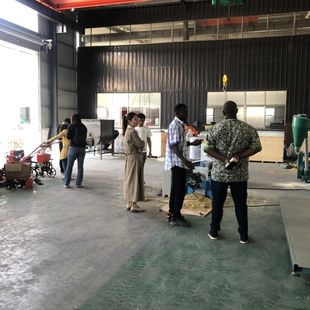 连续式生产双螺杆挤压膨化机 宠物食品膨化颗粒机 秸秆混合饲料机