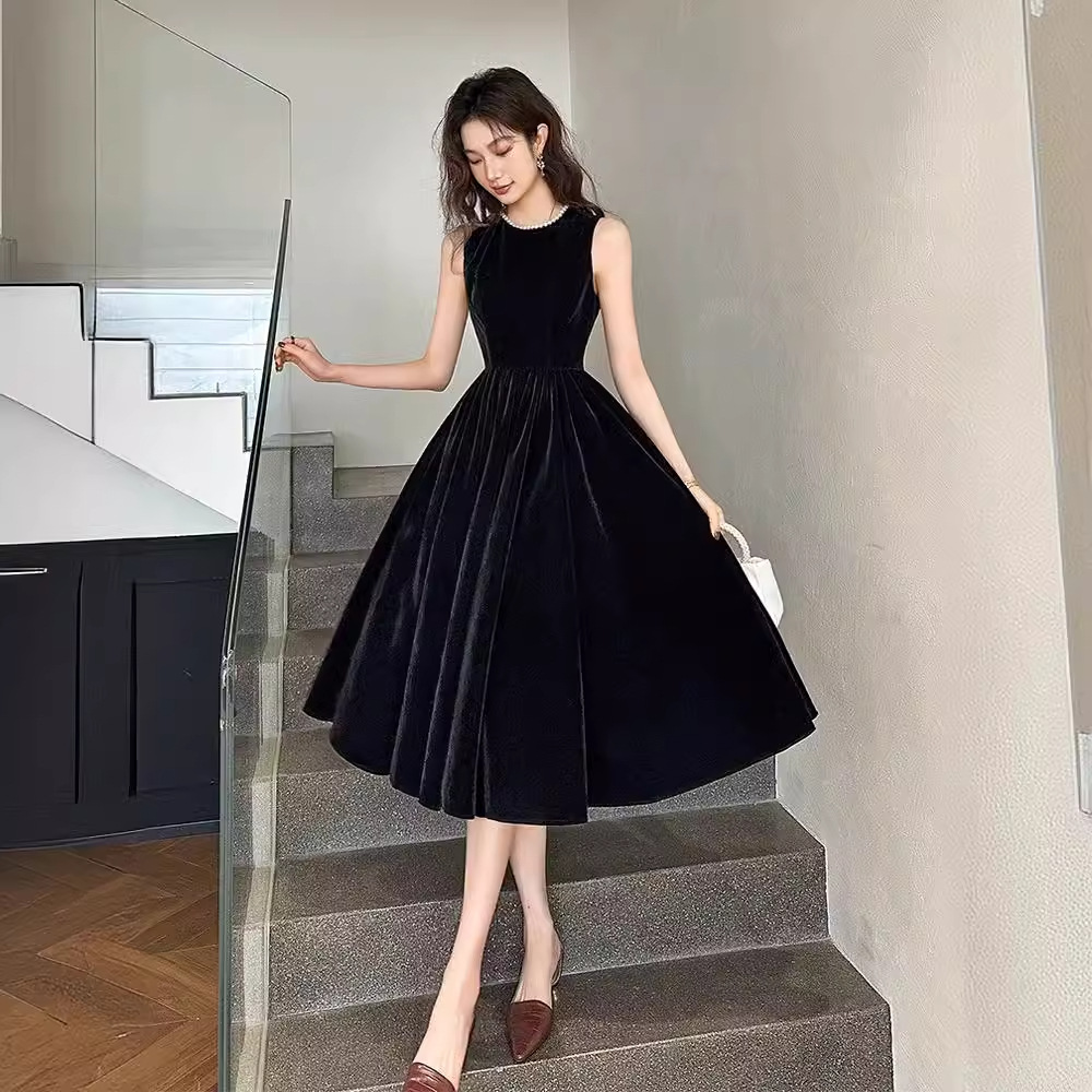 黑色宴会小晚礼服法式洋装连衣裙日常轻奢小众感平时可穿修身