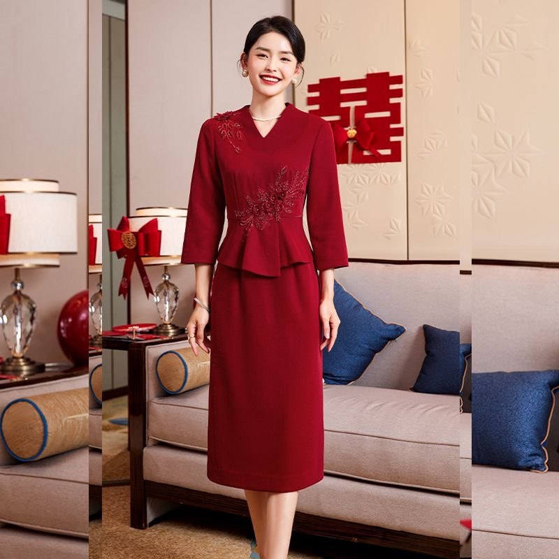 十一国庆节结婚妈妈穿的婚宴礼服