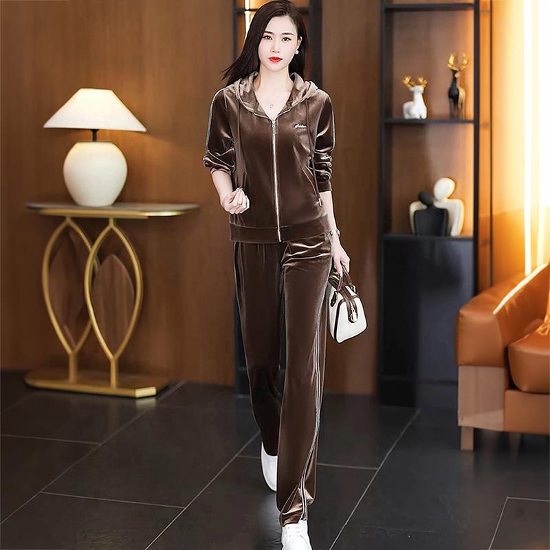 高端金丝绒时尚休闲 运动套装女2025秋季中年妈妈减龄阔腿裤两件