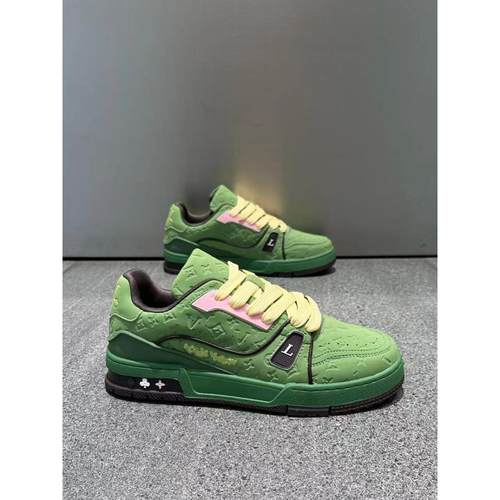 香港男鞋2025夏季新款容易匹配个性小众运动鞋男士轻厚底欧洲时尚