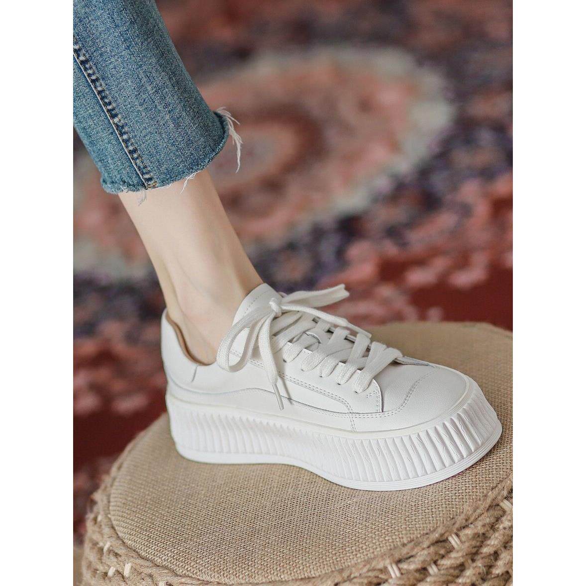 香港厚底小白鞋女2025新款小个子百搭舒适休闲板鞋增高真皮饼干鞋