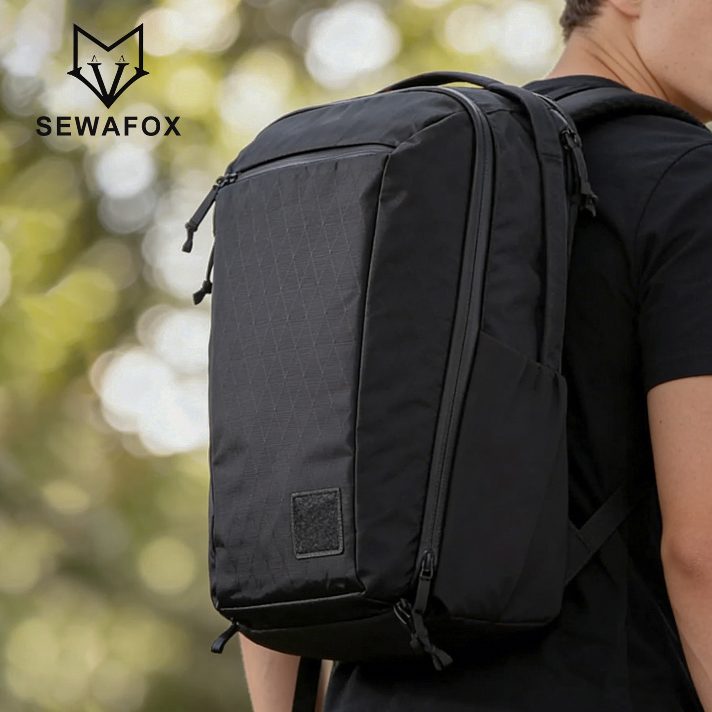 户外背包旅行大容量笔记本电脑包轻便书包男士新款商务通勤双肩包