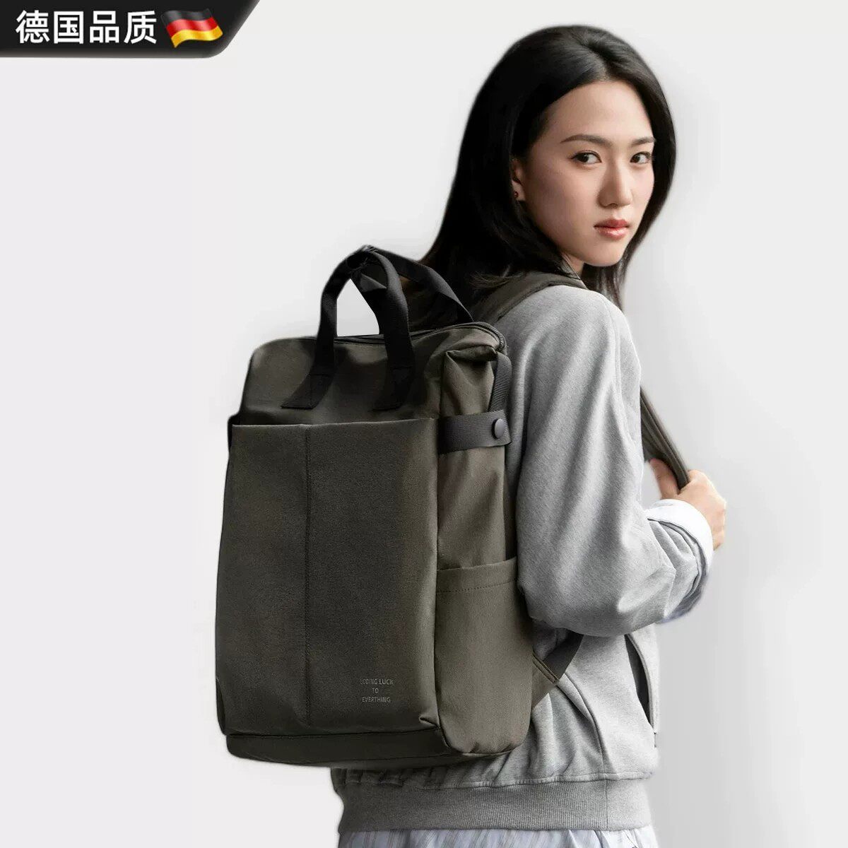 德国电脑包双肩包女16寸游戏笔记本书包通勤全气囊防摔防震背包男