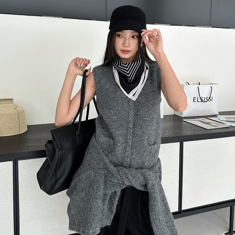 ELSISSI马海毛V领针织开衫马甲女