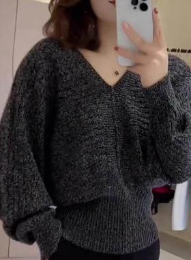 深灰色V领针织衫女秋冬2025秋冬新款轻熟高级收腰长袖小个子毛衣