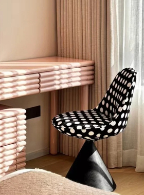 美式复古风衣帽间轻奢梳妆凳女生卧室旋转化妆座椅设计师靠背椅子