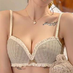 2211小胸聚拢收副乳无钢圈性感少女上薄下厚文胸罩不空杯纯欲
