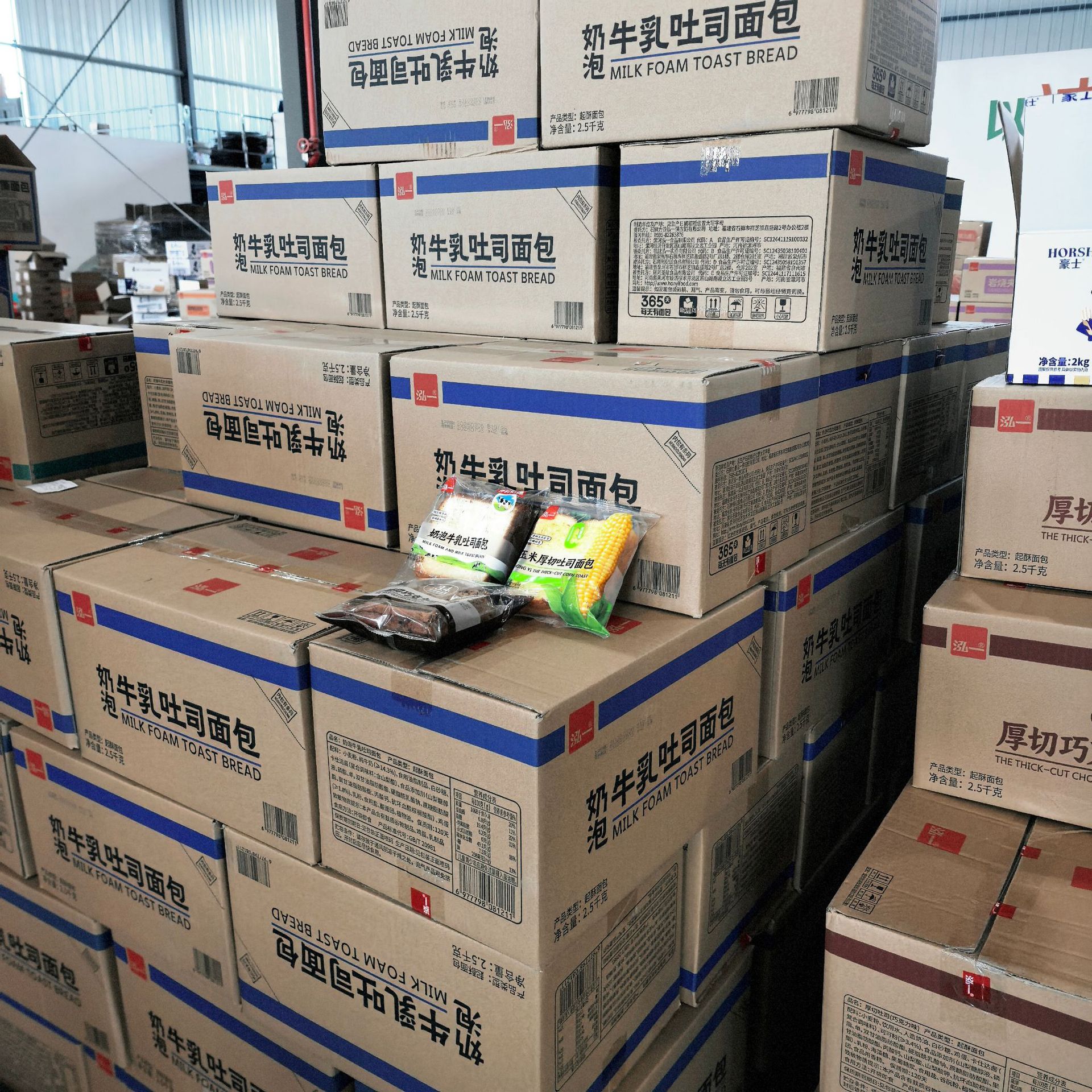 泓一厚切吐司奶香切片面包学生宿舍健康营养早餐饱腹代餐零食整箱