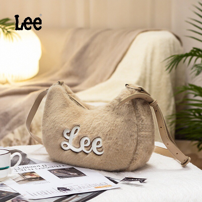 Lee官方复古通勤毛绒月牙包