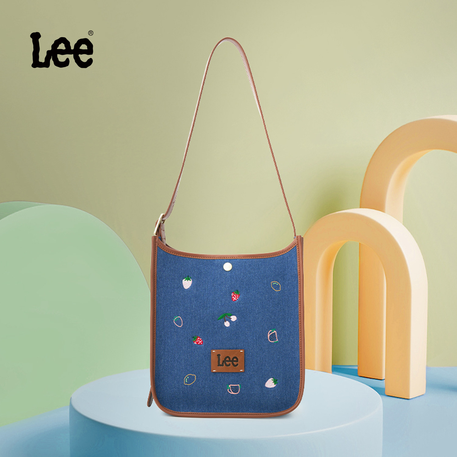 Lee官方正品水果刺绣女生托特包图片