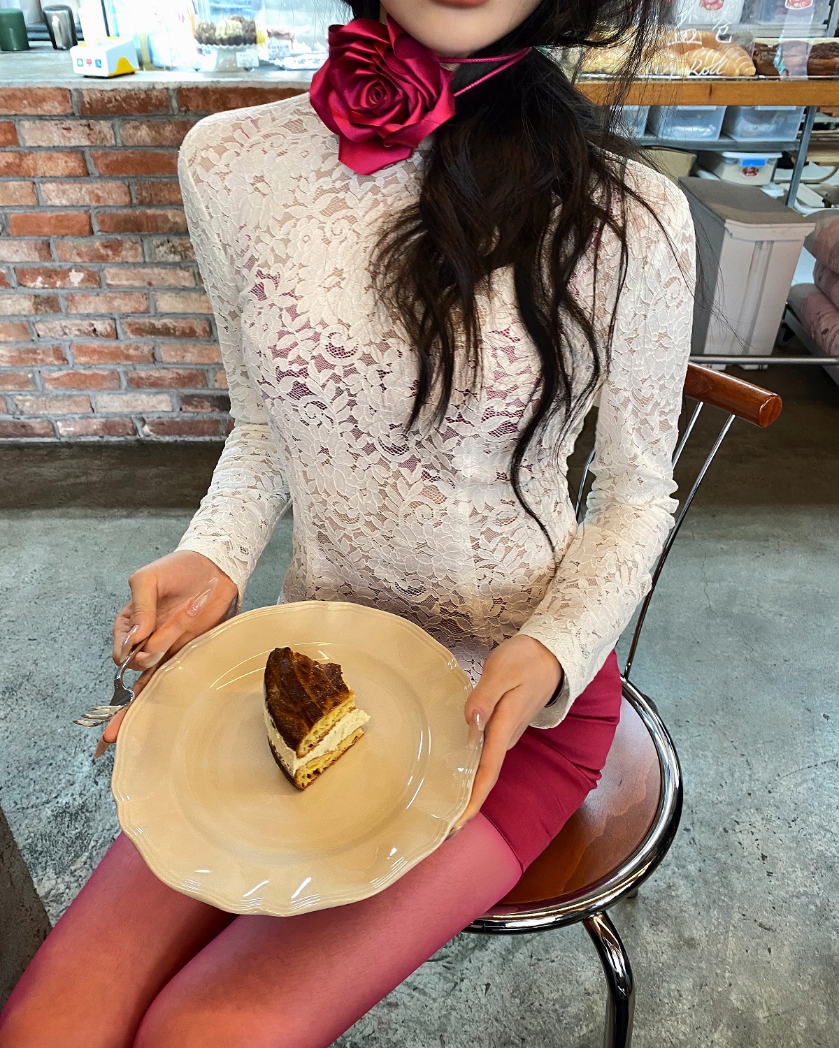 Se flatter 显瘦沙漏腰半透复古蕾丝打底衫长袖半高领后拉链收腰