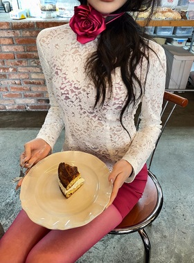 Se flatter 显瘦沙漏腰半透复古蕾丝打底衫长袖半高领后拉链收腰