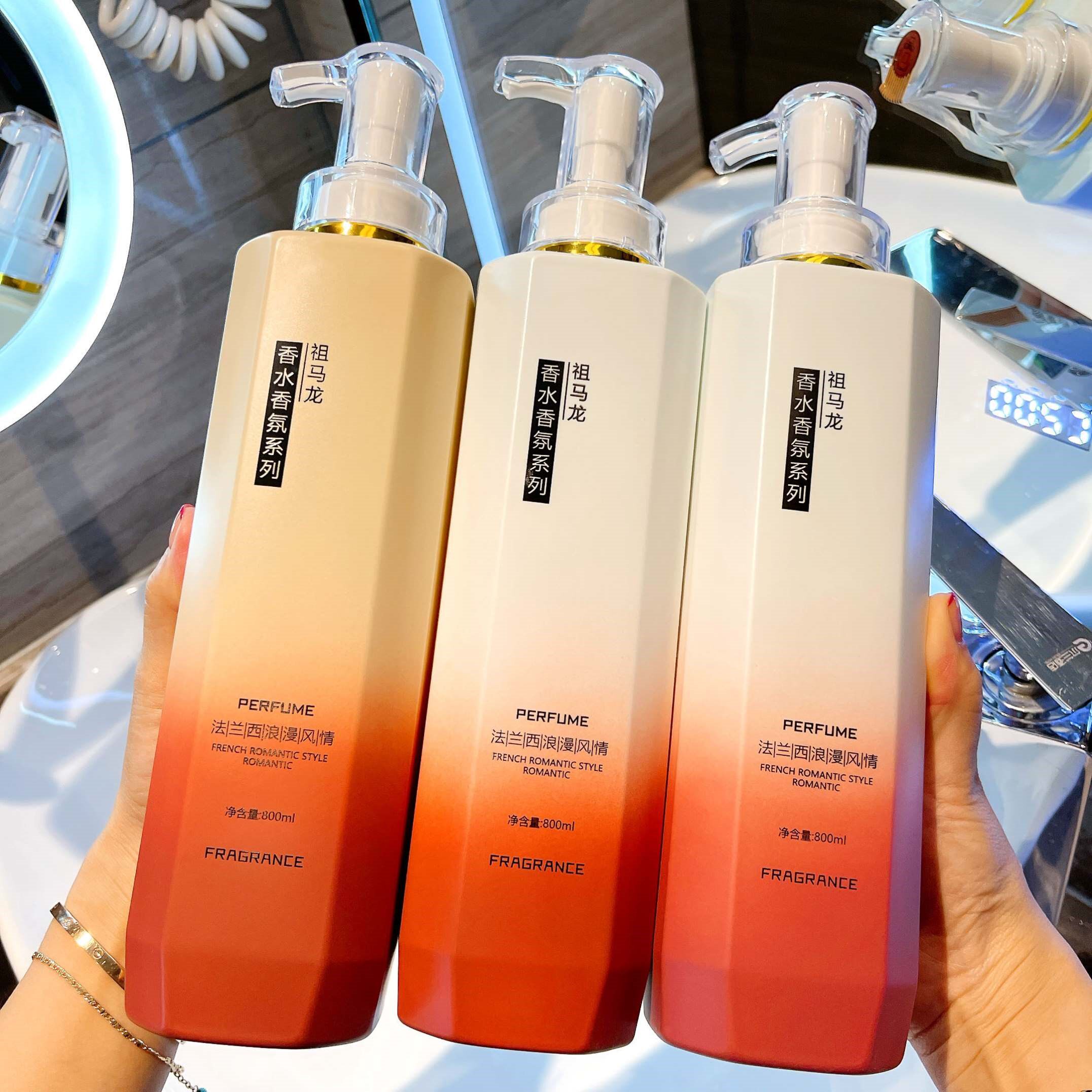 COCO香水型沐浴露持久留香72小时男女士乳液洗发水二合一套装除螨