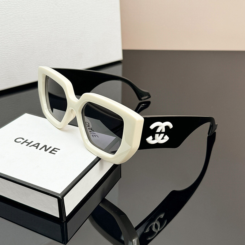 高级感小香风大方框墨镜女ins网红个性大脸显瘦百搭时尚太阳眼镜