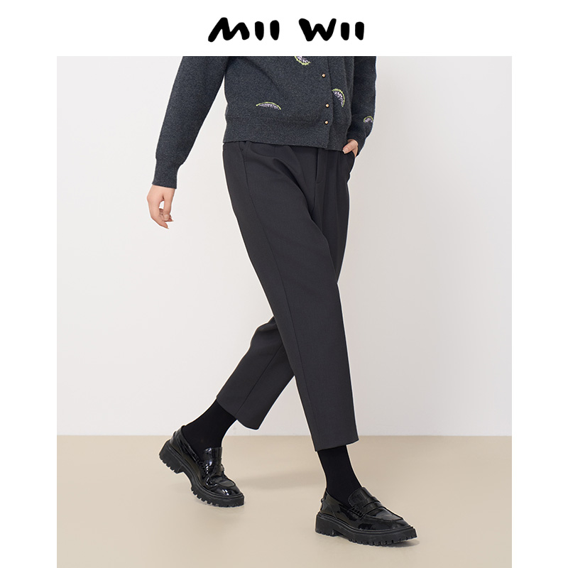 末未MIIWII24冬新款深灰色复合料西裤K244306女士