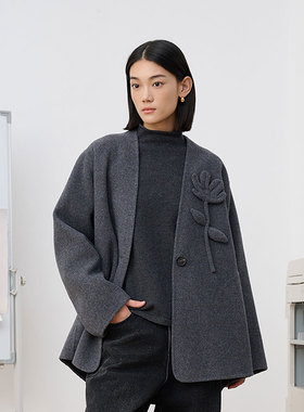MIIWII末未25冬灰色v领羊毛棉双面呢外套立体花无领大衣女D254509
