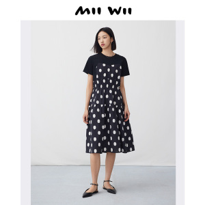 末未MIIWII24夏黑底白波点拼接连衣裙L242242女士