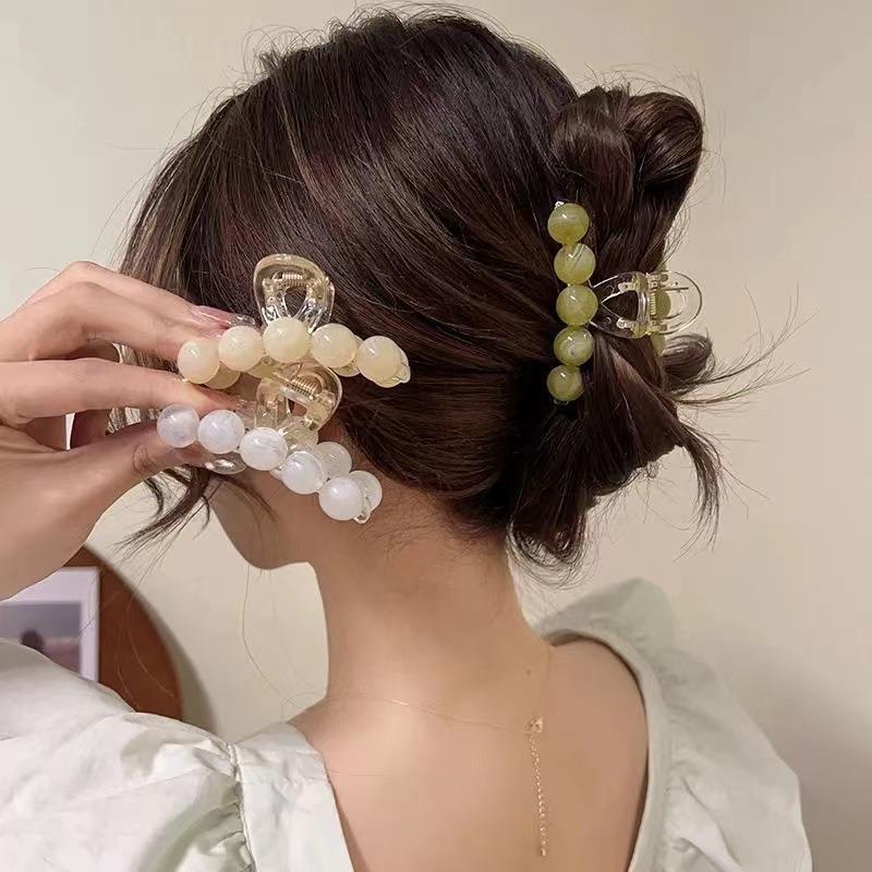 Clamping with coiled hair shark headgear half grabbing clip