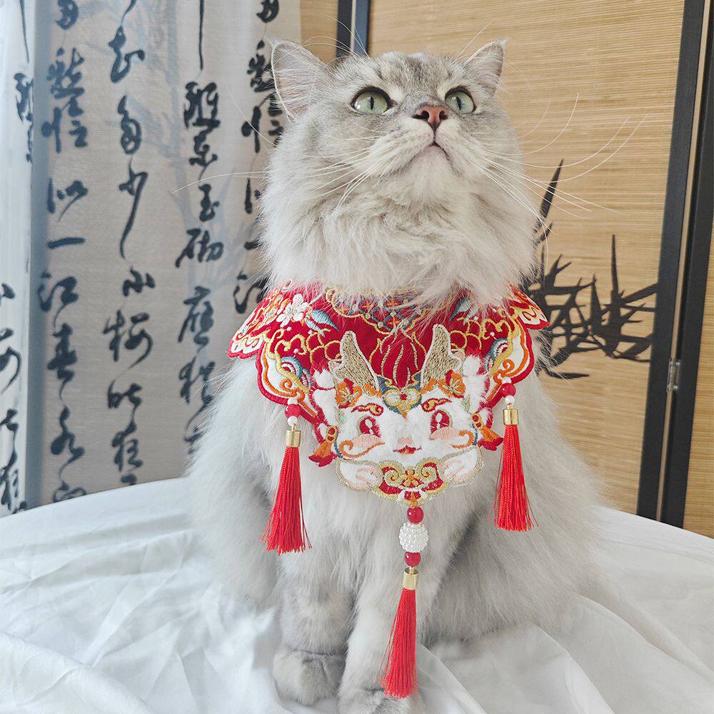 宠物红色新年喜庆披肩围脖猫猫狗狗汉服配饰植绒绣花云肩围巾围兜