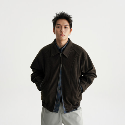 撞钉点缀翻领分割毛呢夹克