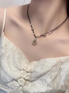 新中式玉石花朵项链女生轻奢小众高级感编织绳毛衣锁骨链秋冬吊坠
