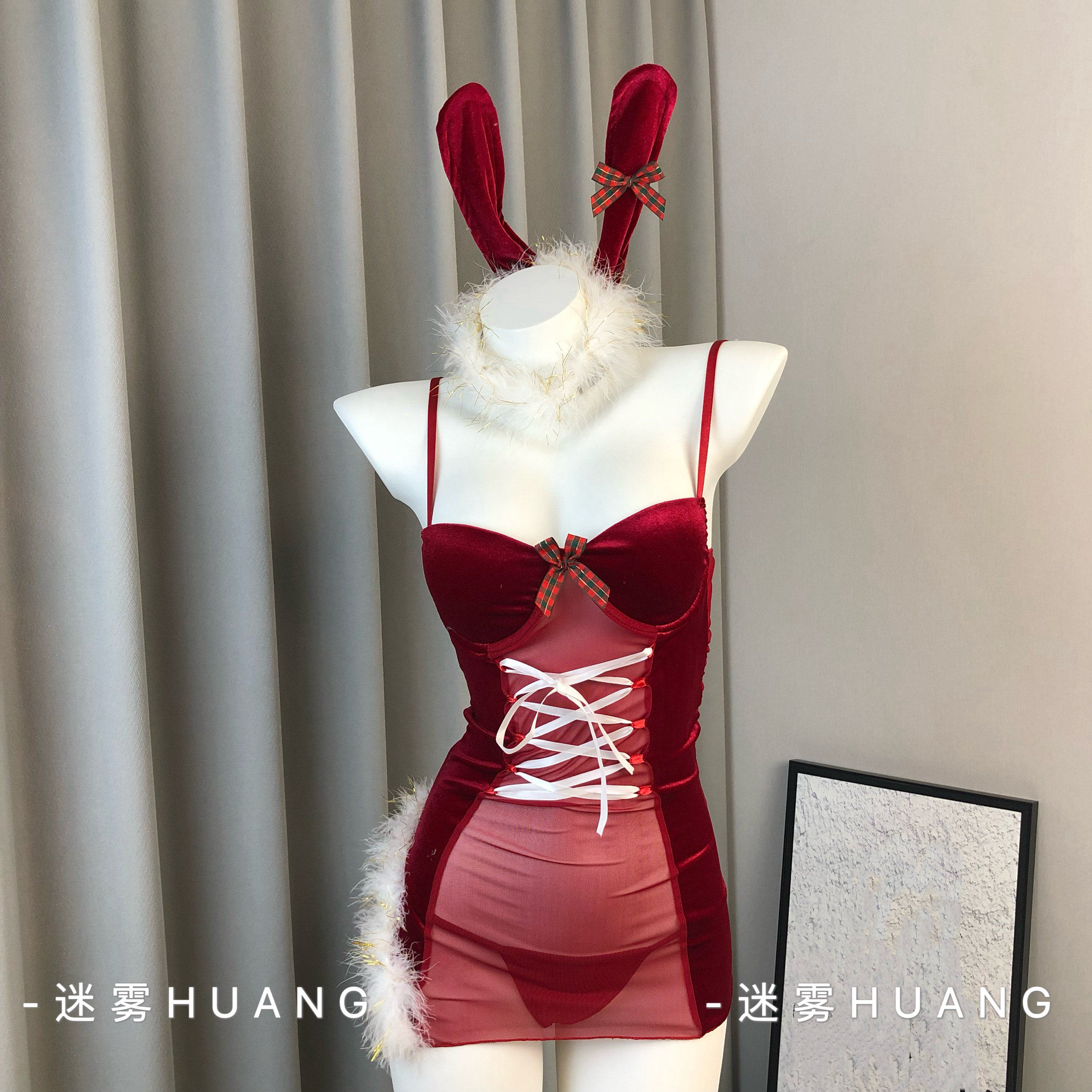 迷雾：大码圣诞节服装带胸垫女红丝绒兔女郎性感绑带包臀连衣裙女