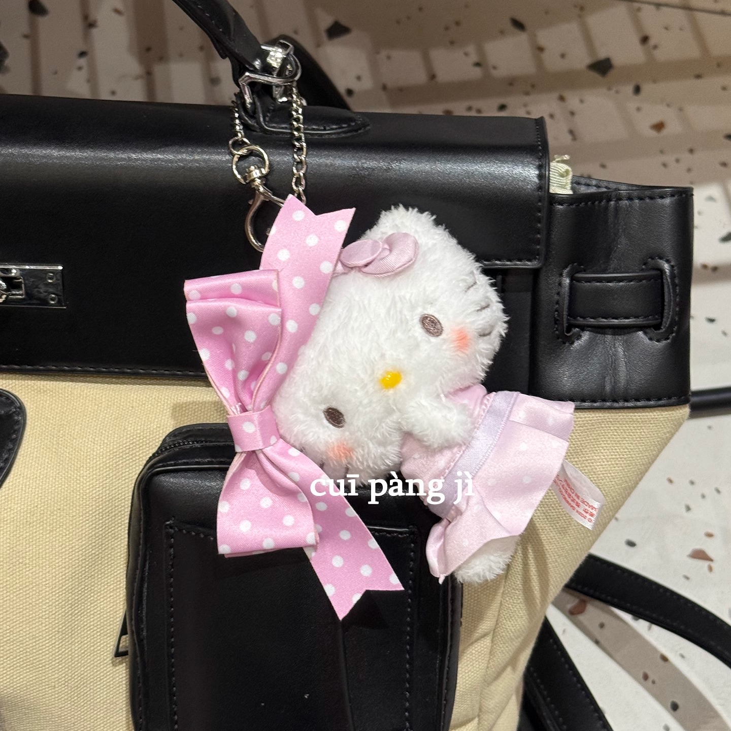 日本helloKitty猫波点蝴蝶结毛绒挂件可爱公仔玩偶书包挂饰钥匙扣