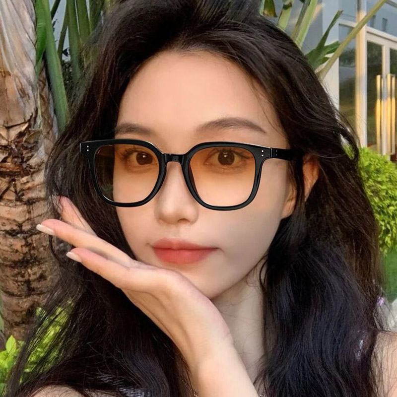 GM彩色墨镜女款2025新款女小方框素颜拍照日落色腮红色小脸太阳镜