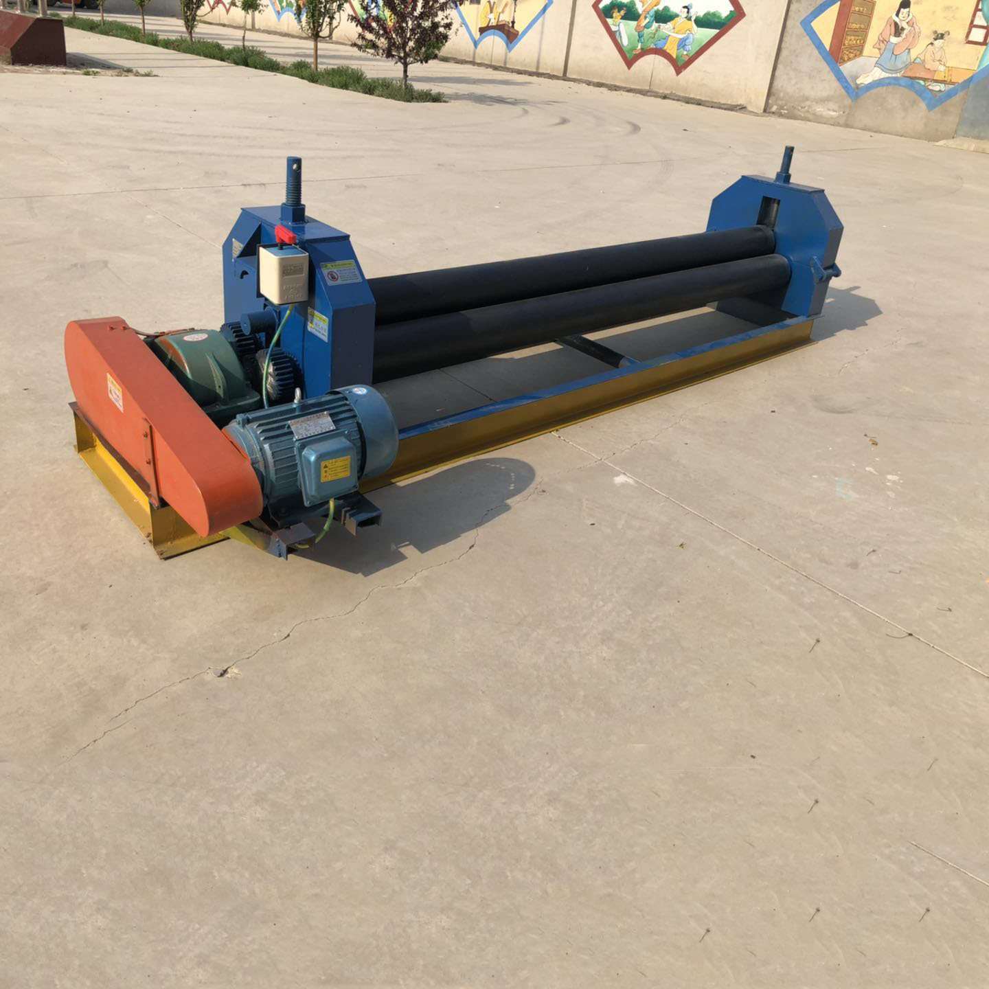 小型电动三辊锥形不锈钢卷圆机大小头可调 钢板卷板机铝板卷圆机