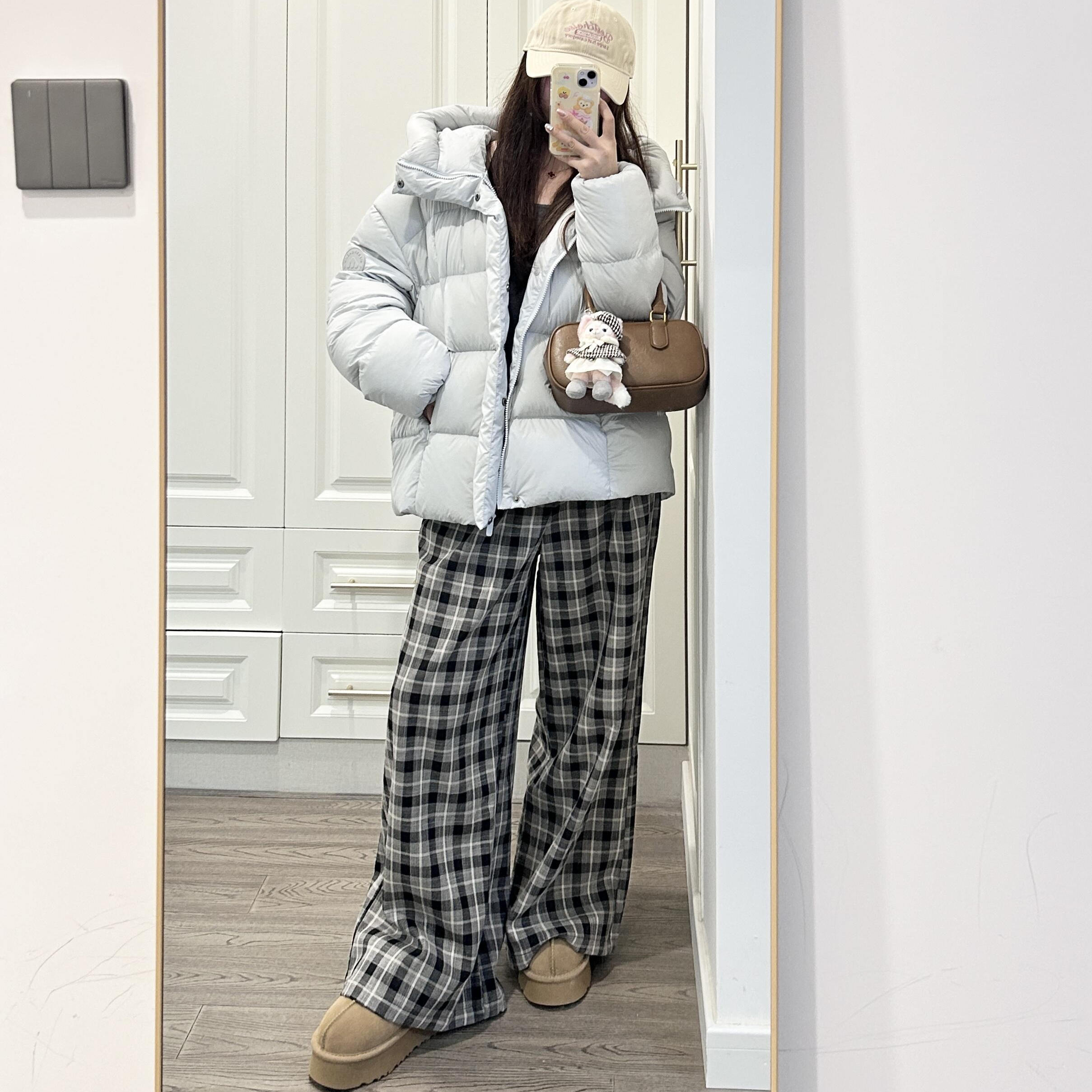 云朵泡芙短款羽绒服女2025冬季新款加厚连帽白鸭绒小个子面包服潮