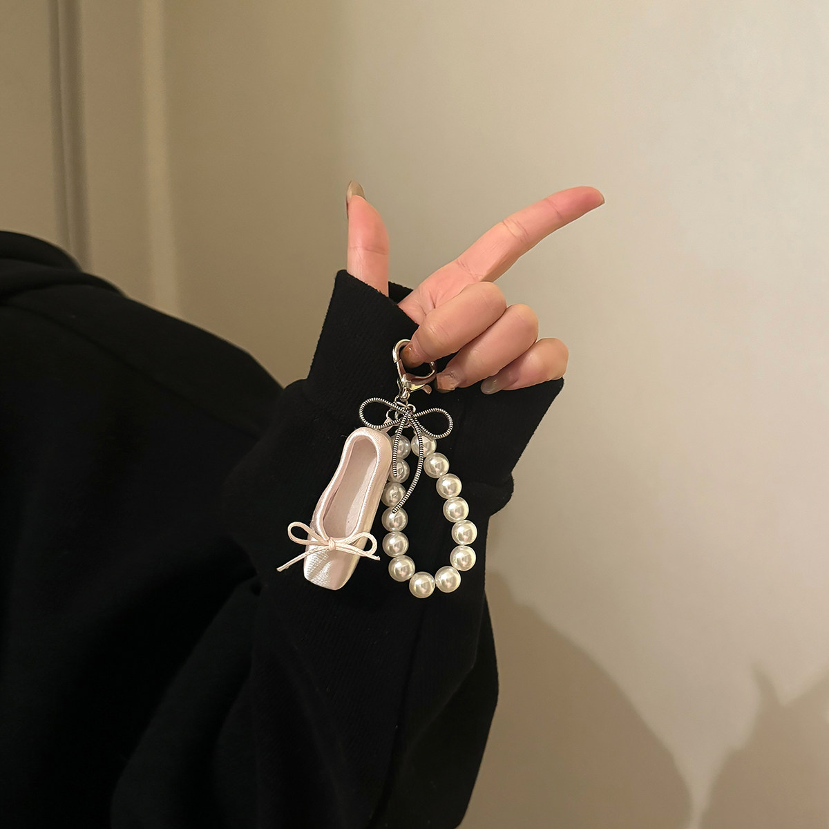 趣恰珍珠蝴蝶结芭蕾舞鞋钥匙扣韩系ins高级感少女包包挂饰