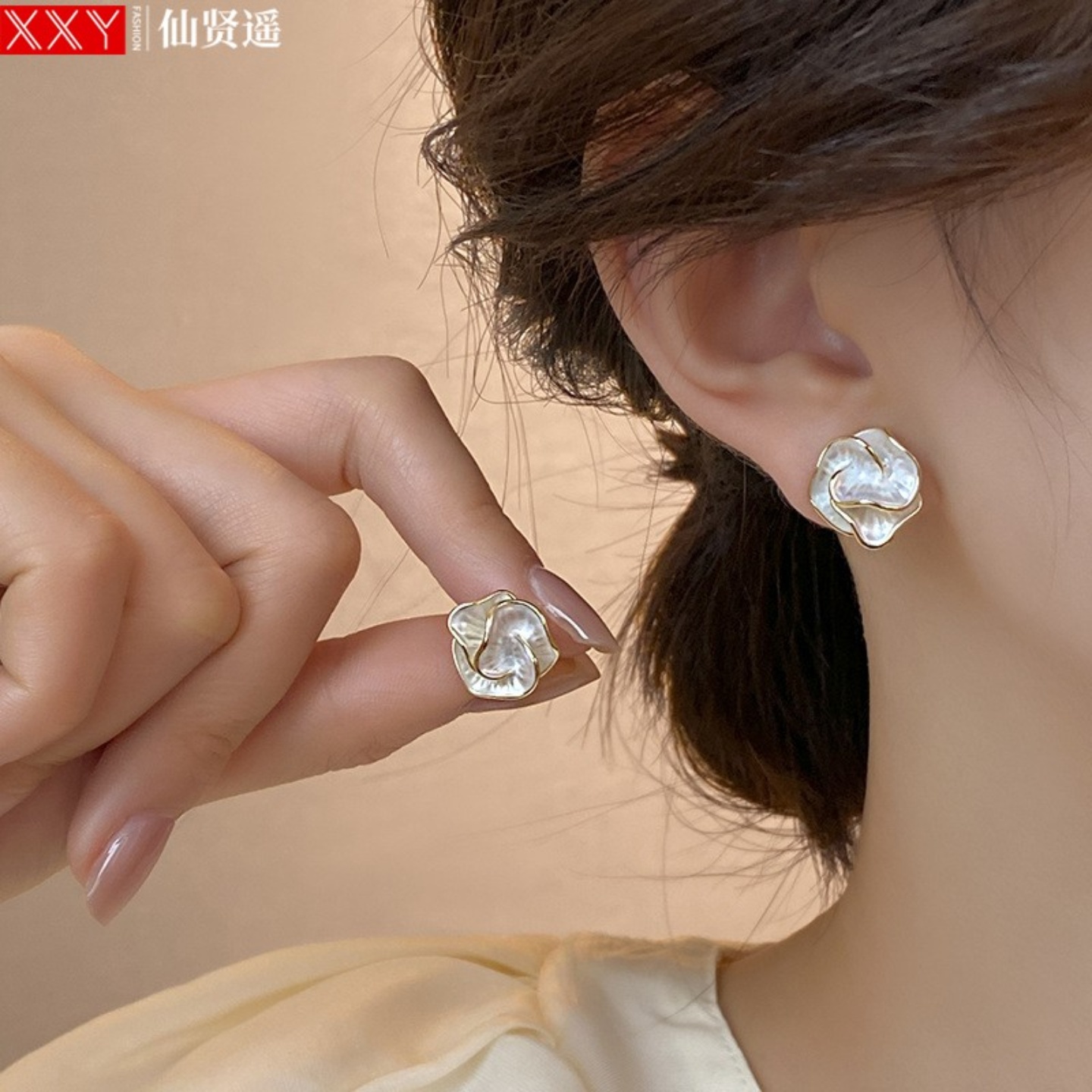2025新款轻奢小众山茶花耳钉女