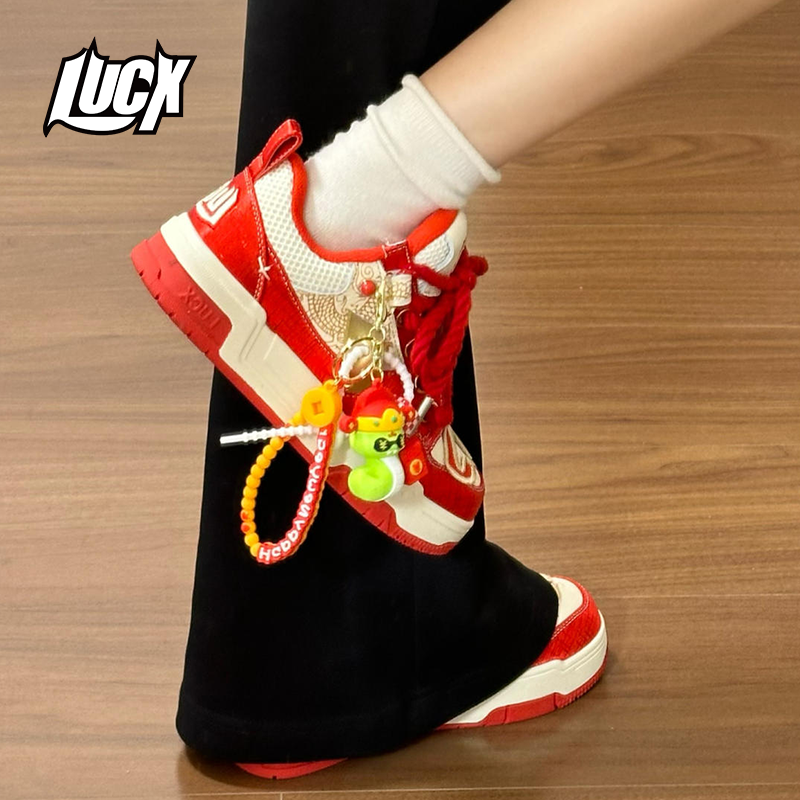 Lucx本命年鞋子蛇年新款低帮小众转运鞋情侣舒适复古厚底休闲板鞋
