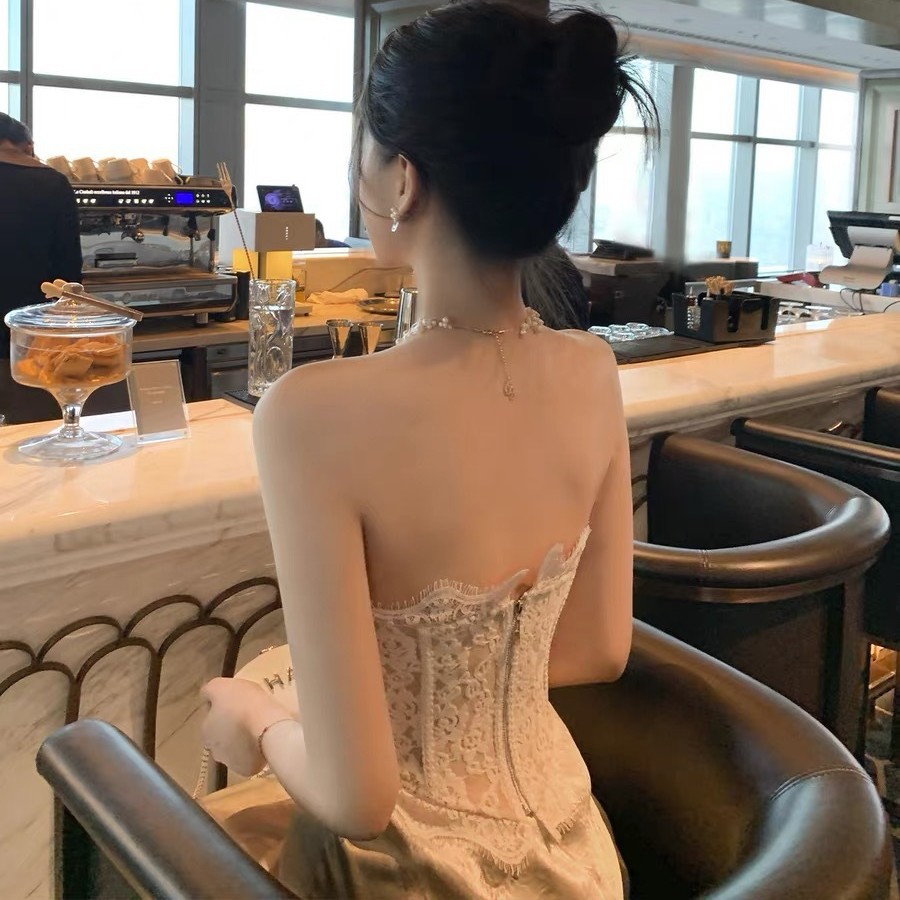 蕾丝拼接性感抹胸背心女