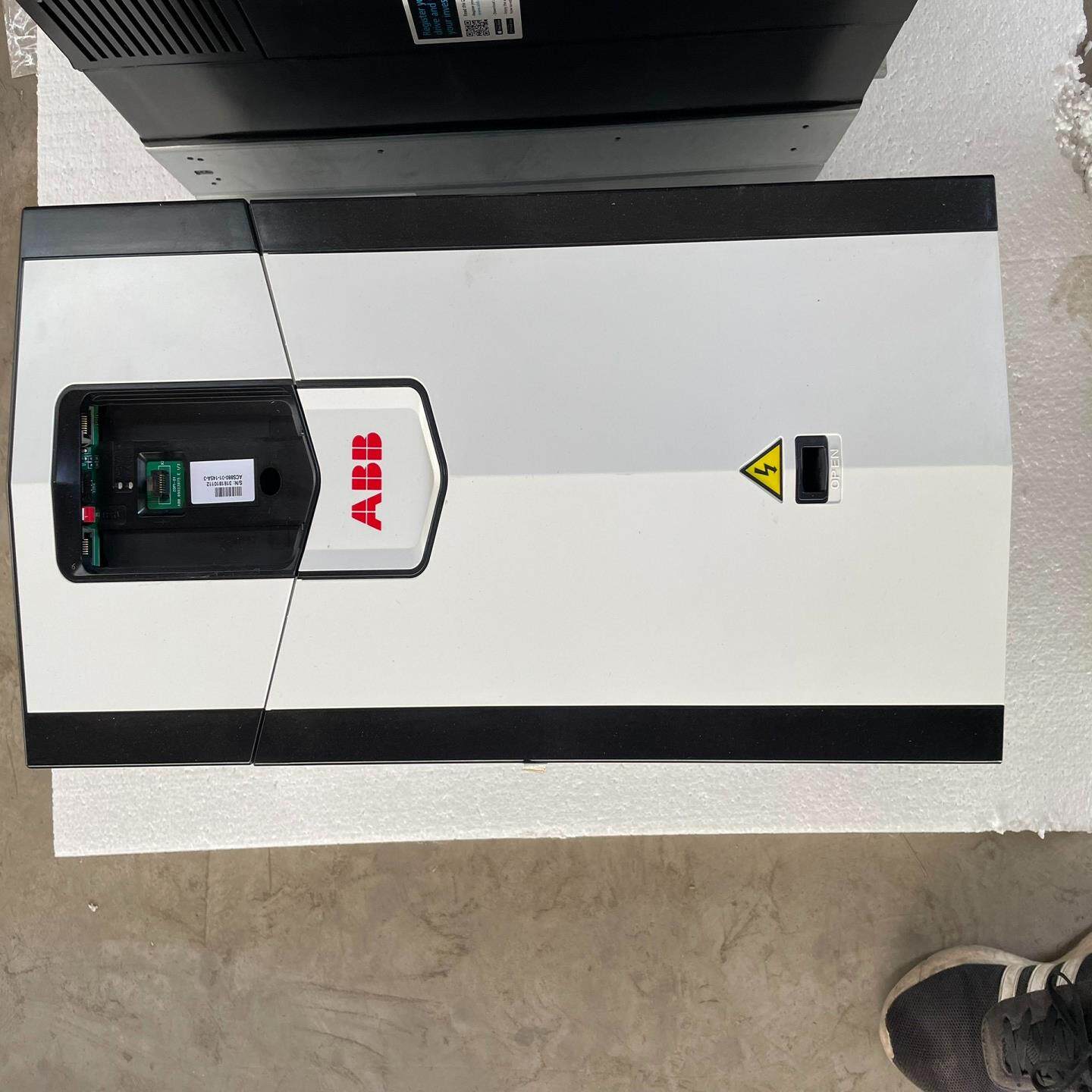 ABB880系列变频器ACS880-01-145A-3 7~询价