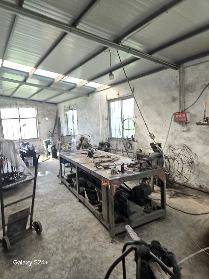 3月3日南通海安鸿祥拉丝公司所有的375.37㎡无证厂房和起重机、公司股东所有的429.89㎡无证厂房网络拍卖公告