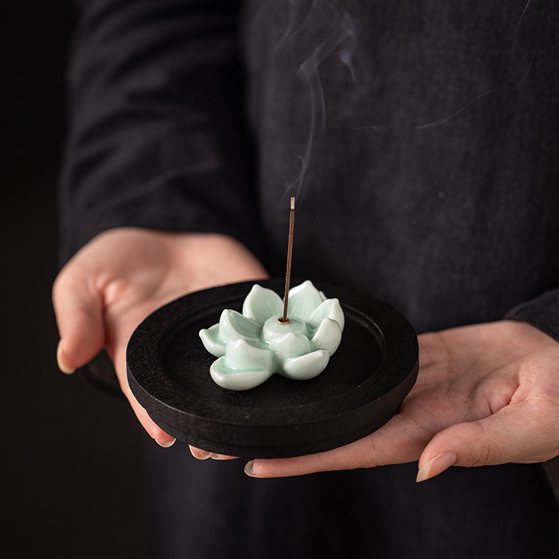 陶瓷莲花莲心线香插香座底座茶桌家用檀香沉香熏香禅意香道小香炉