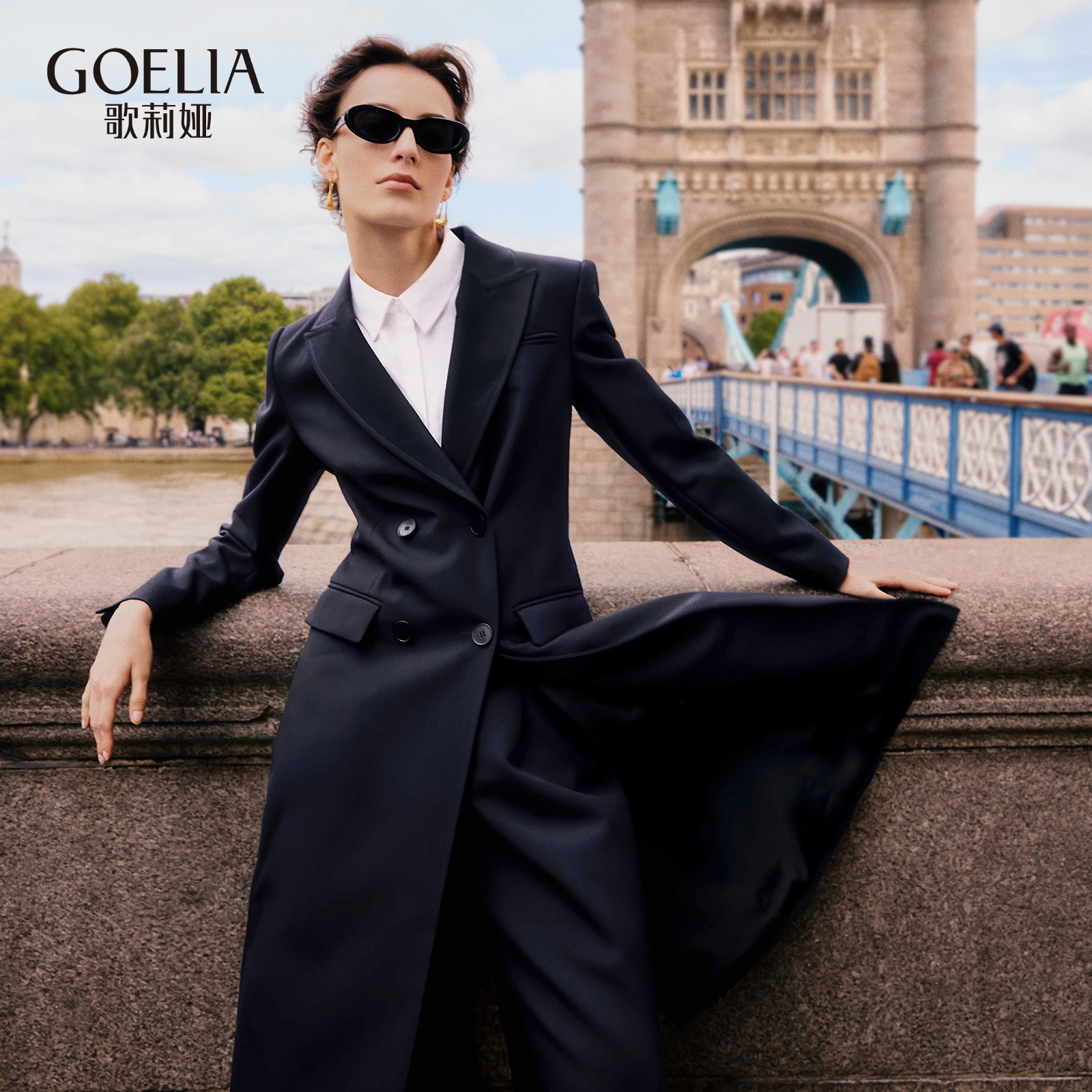 歌莉娅秋季新品精纺羊毛西装领风衣（配腰带）1E9L6E100