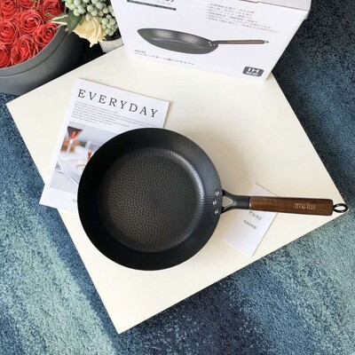 Japanese style flat bottomed pan, extremely iron pan, fish scale patterned uncoated non stick pan, frying pan, steak pa