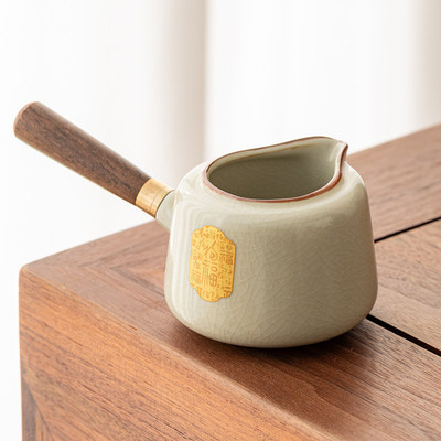 Ru kiln side handle fair cup ceramic solid wood handle anti scalding household kung fu tea set, evenly distributed tea