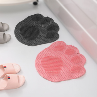 Lazy people wash their feet, scrub their baths, rub their backs, massage pads, suction cups, anti slip pads, remove dea