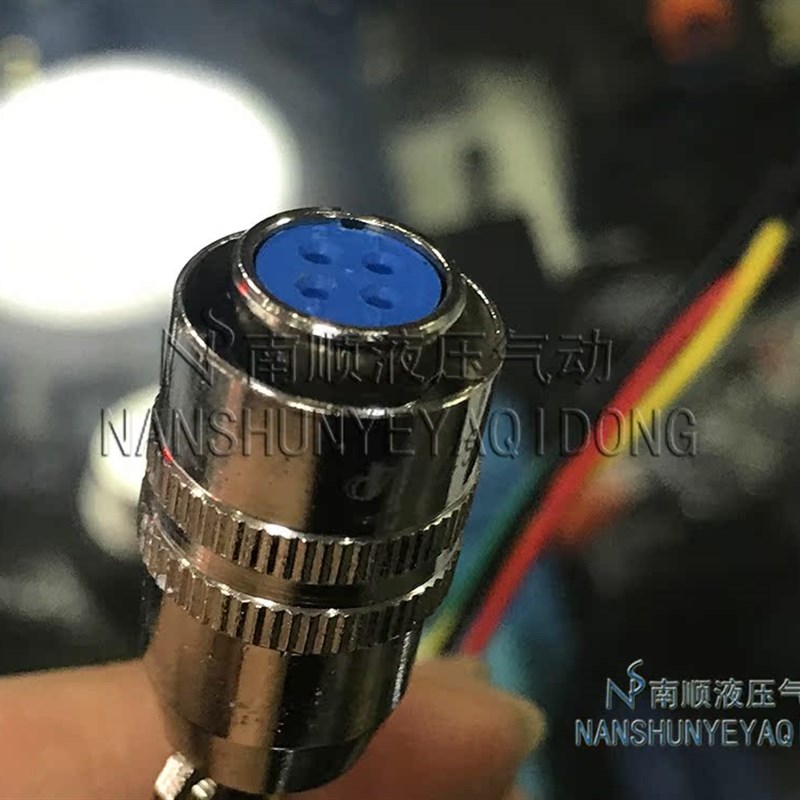 上海YNXC-100轴r向耐震磁助式径向电接点压力表液压机抗震