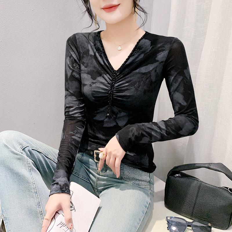 俏艺点丨黑色性感V领T恤女长袖欧货时尚印花网纱上衣紧身内搭打底